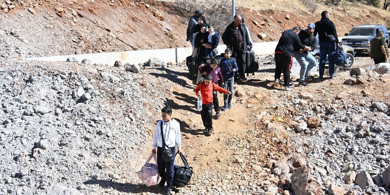 İsrail Suriye’yi Lübnan’a bağlayan sınır kapısını vurdu